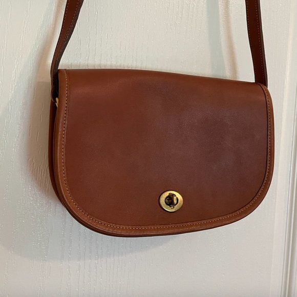 Laura USA Handbags - EUC Vintage Laura Saddle Leather USA Cross Body Handbag.